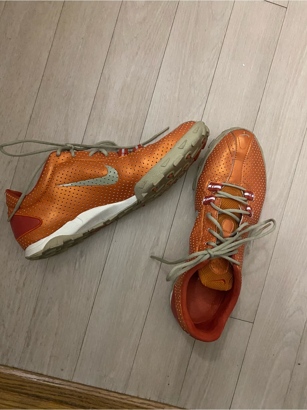 Nike Women’s Size 9 vintage orange sneakers Golf Running